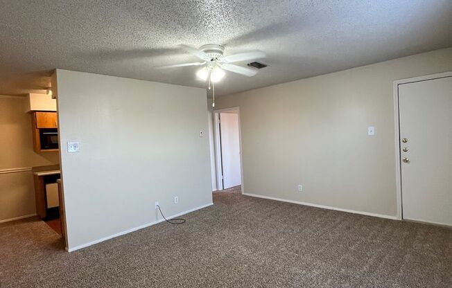 1 bed, 1 bath, 587 sqft, $815, Unit 080
