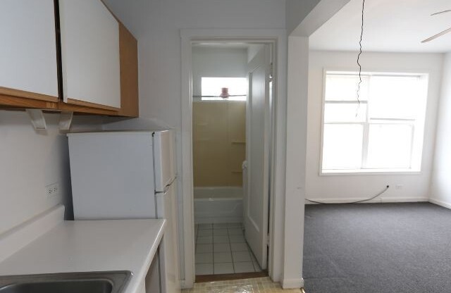 3957 Irving Park