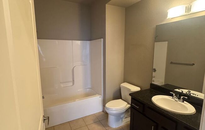 2 beds, 2 baths, $1,150, Unit Walnut A202