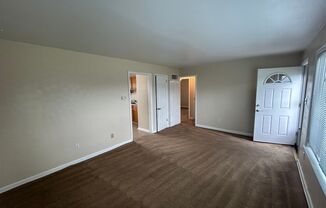 2 beds, 1 bath, 736 sqft, $1,025, Unit 1208