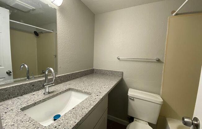 2 beds, 1 bath, 687 sqft, $2,095, Unit C304