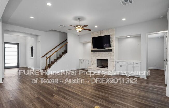 1138 WOODPARK LN