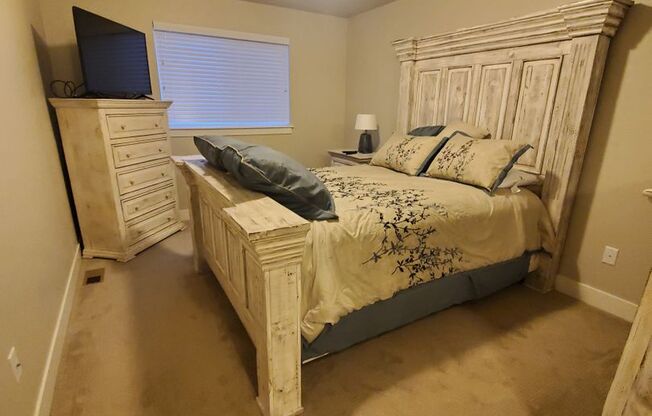 2 Bed 2.5 Bath Condo in Mid-Fort Collins!