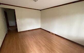 512 SW Mission Road