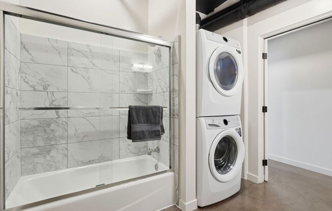 2 beds, 2 baths, 853 sqft, $2,995, Unit 203