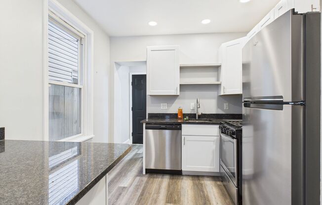 FULLY REMODELED 2 STORY TOWNHOME IN UNIVERSITY CITY