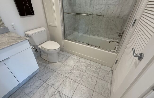 1 bed, 1 bath, $4,250, Unit # 21E