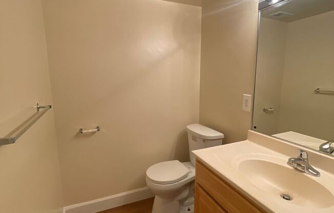 1 bed, 1 bath, 745 sqft, $1,750, Unit 14204 #A1