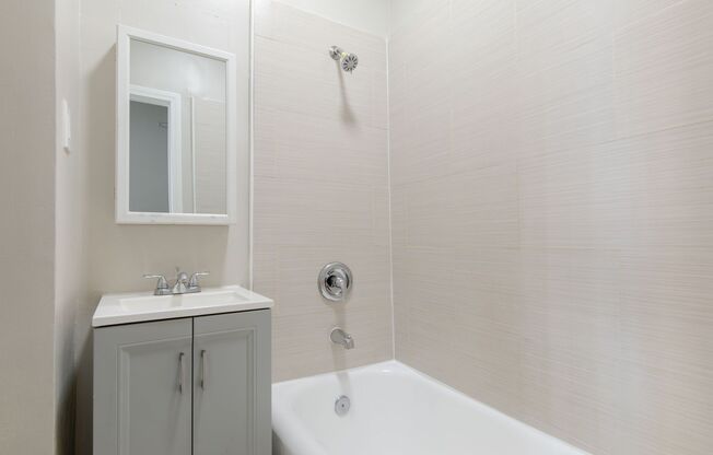 1 bed, 1 bath, 650 sqft, $1,695, Unit 201