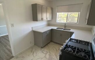 2 beds, 1 bath, 900 sqft, $2,650