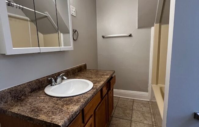 2 beds, 1 bath, $1,495