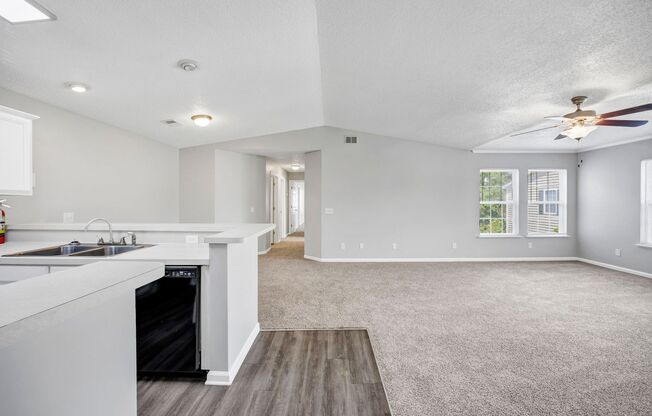 2 beds, 2 baths, 1,350 sqft, $1,380, Unit 418-418E