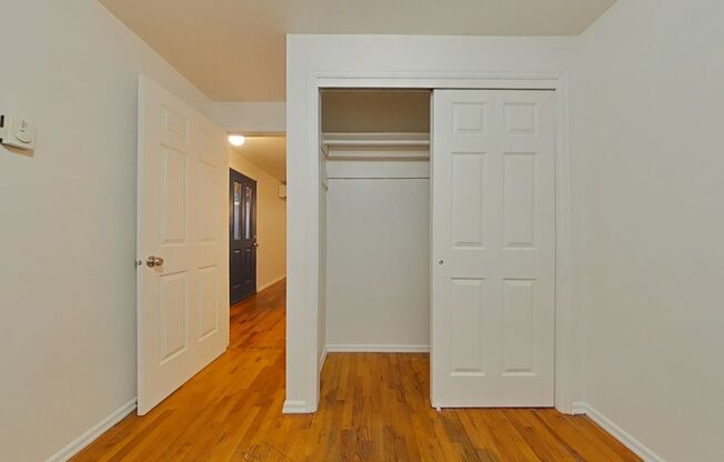 2 Bedroom Duplex ~ Close to 9th Street