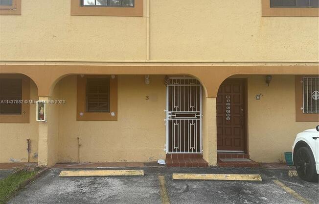 12045 SW 18 ST