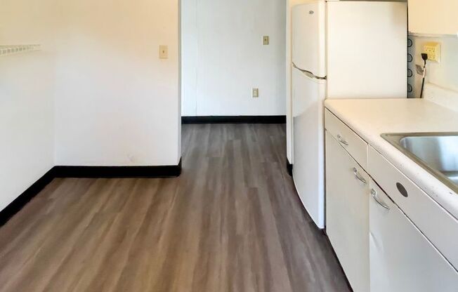 1 bed, 1 bath, 636 sqft, $750, Unit 04