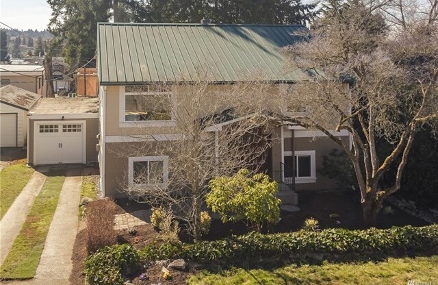 Fantastic East of Market St. home in Kirkland!