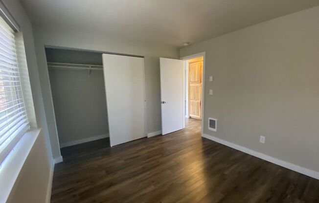 2 beds, 1 bath, 900 sqft, $1,495