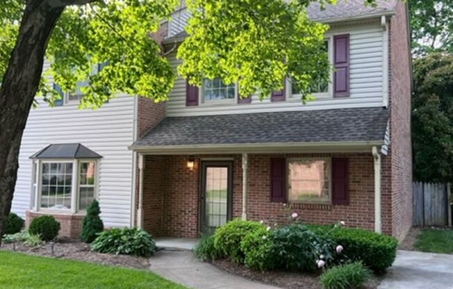 Knoxville 37917 - 2 bedroom, 1.5 bath townhome - Call Katie Mahaney 865-406-3346