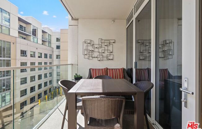 1 bed, 2 baths, 1,270 sqft, $5,700, Unit 5J