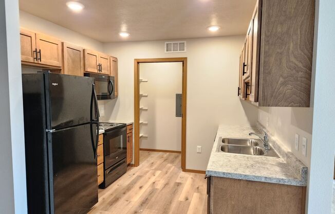 1 bed, 1 bath, 756 sqft, $1,025, Unit 3520 107