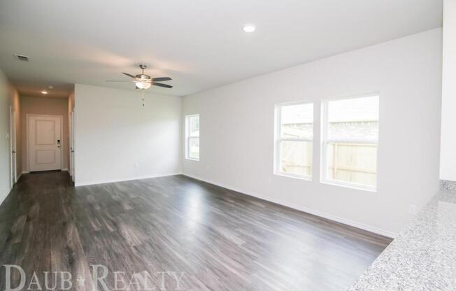 4004 GREGG TEX RD