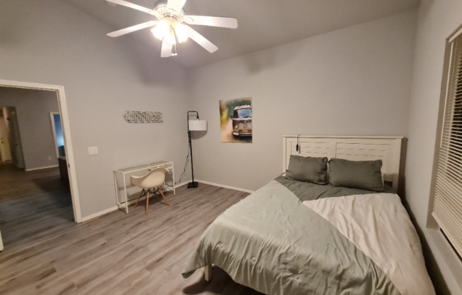 11305 W PINEHOLLOW DR