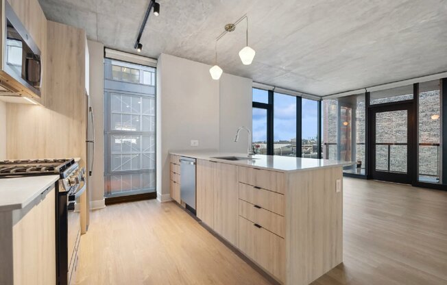 1054 W VAN BUREN ST