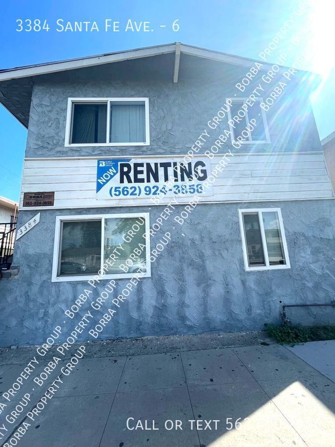 3384 Santa Fe Ave.