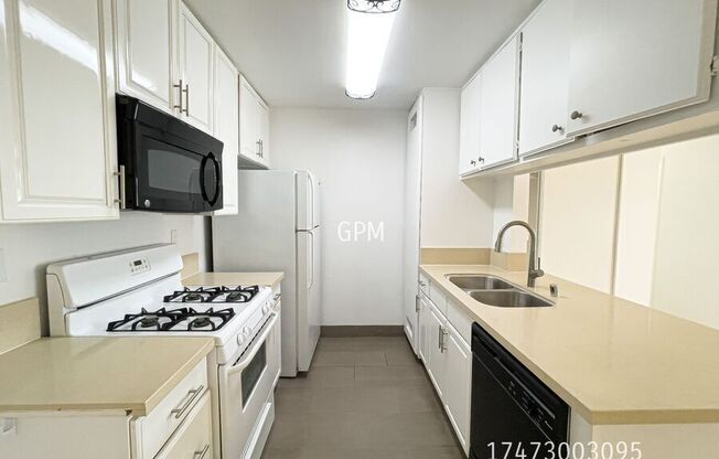 515 S Chevy Chase Dr