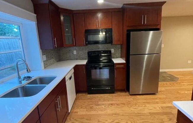 3 beds, 2 baths, $3,200