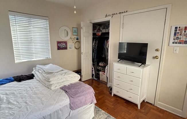 2 beds, 1 bath, $2,100, Unit 1026 - A