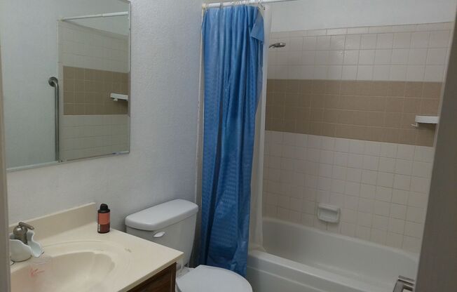 2 beds, 2 baths, $1,400