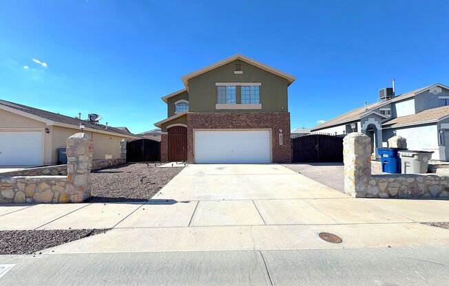 East El Paso 4 bed Refrig A/C w/Gorgeous Landscaping!