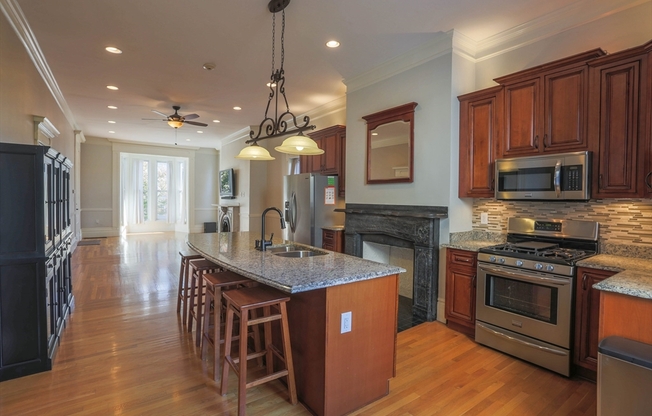 3 beds, 2 baths, 1,500 sqft, $3,950, Unit 2