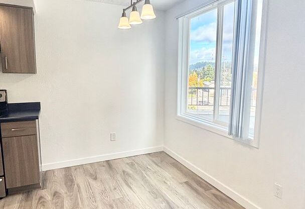 3 beds, 2 baths, 985 sqft, $2,495, Unit 401