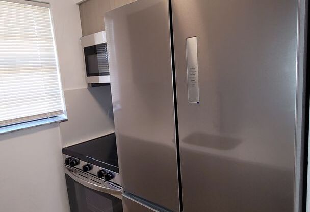 1 bed, 1 bath, 550 sqft, $1,800, Unit 34-20