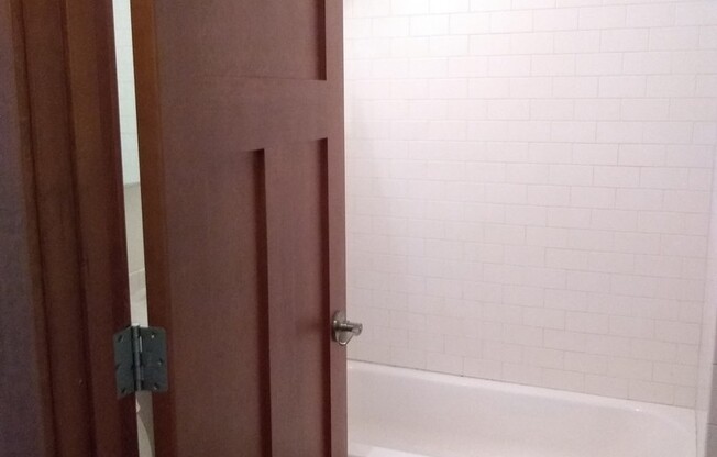 Studio, 1 bath, 359 sqft, $1,325, Unit 301