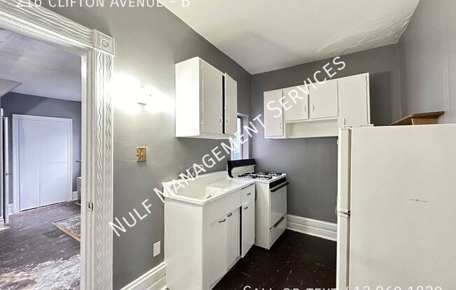 216 CLIFTON AVE