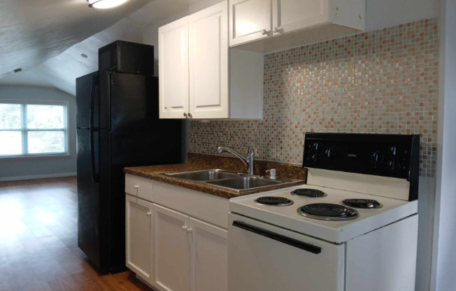 2206 N 12 ST