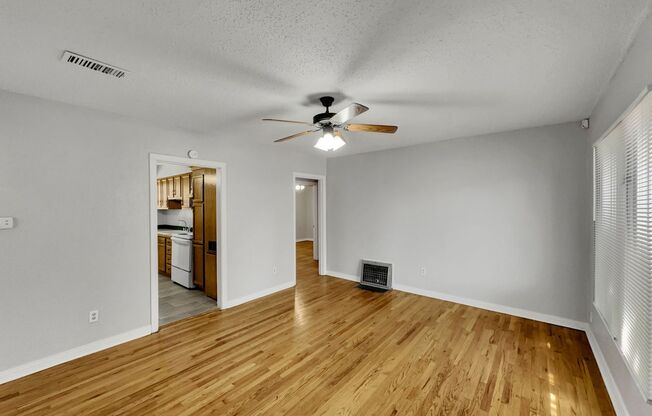 3 beds, 1 bath, $1,150