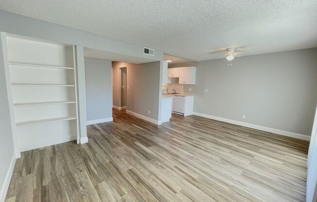 2 beds, 1 bath, 840 sqft, $1,695, Unit RO-43