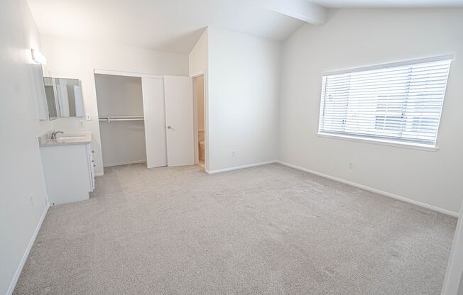 4 beds, 2 baths, $4,100