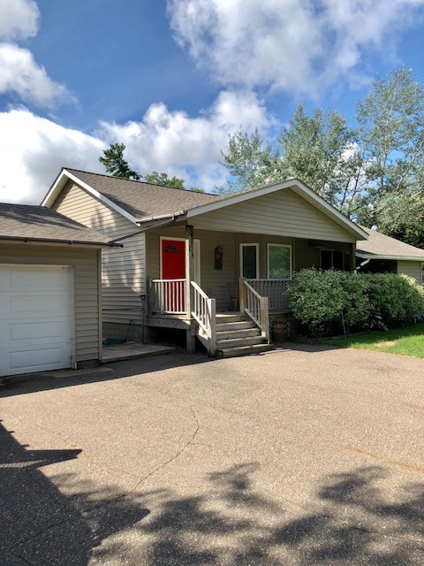 3 Bedrooms, 2.5 Bathrooms Single Family Home in Crosby, MN w/2.5 car insulated garage