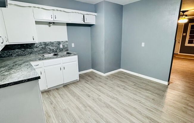 2 beds, 1 bath, 600 sqft, $735, Unit B