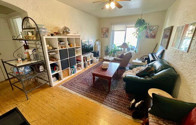 1 bed, 1 bath, $995, Unit 102
