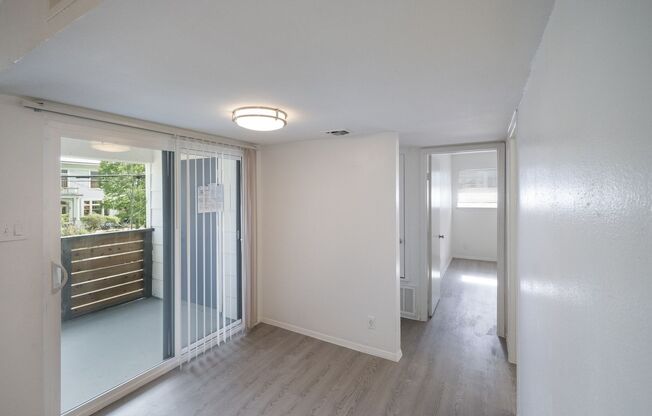 2 beds, 2 baths, $1,450, Unit 8