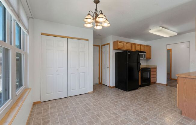 3 beds, 2 baths, $2,200