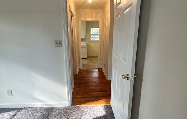 3 beds, 1 bath, $1,200