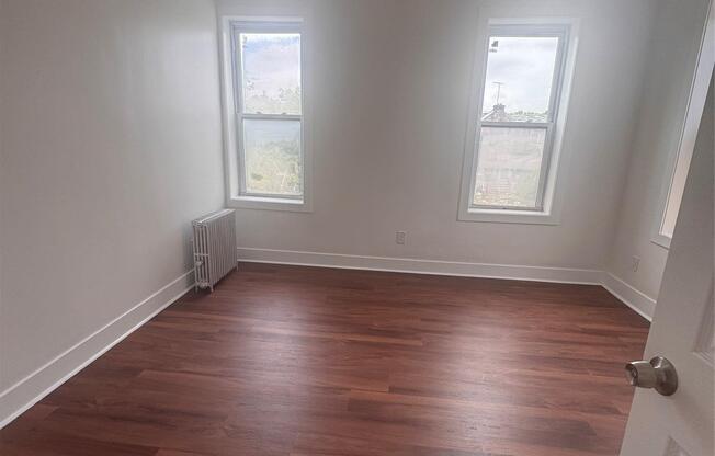 1008 RALPH AVE