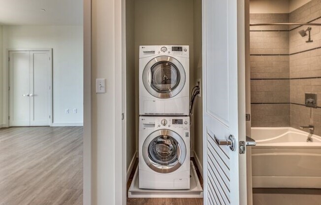 2 beds, 2 baths, 1,463 sqft, $8,860, Unit 1101